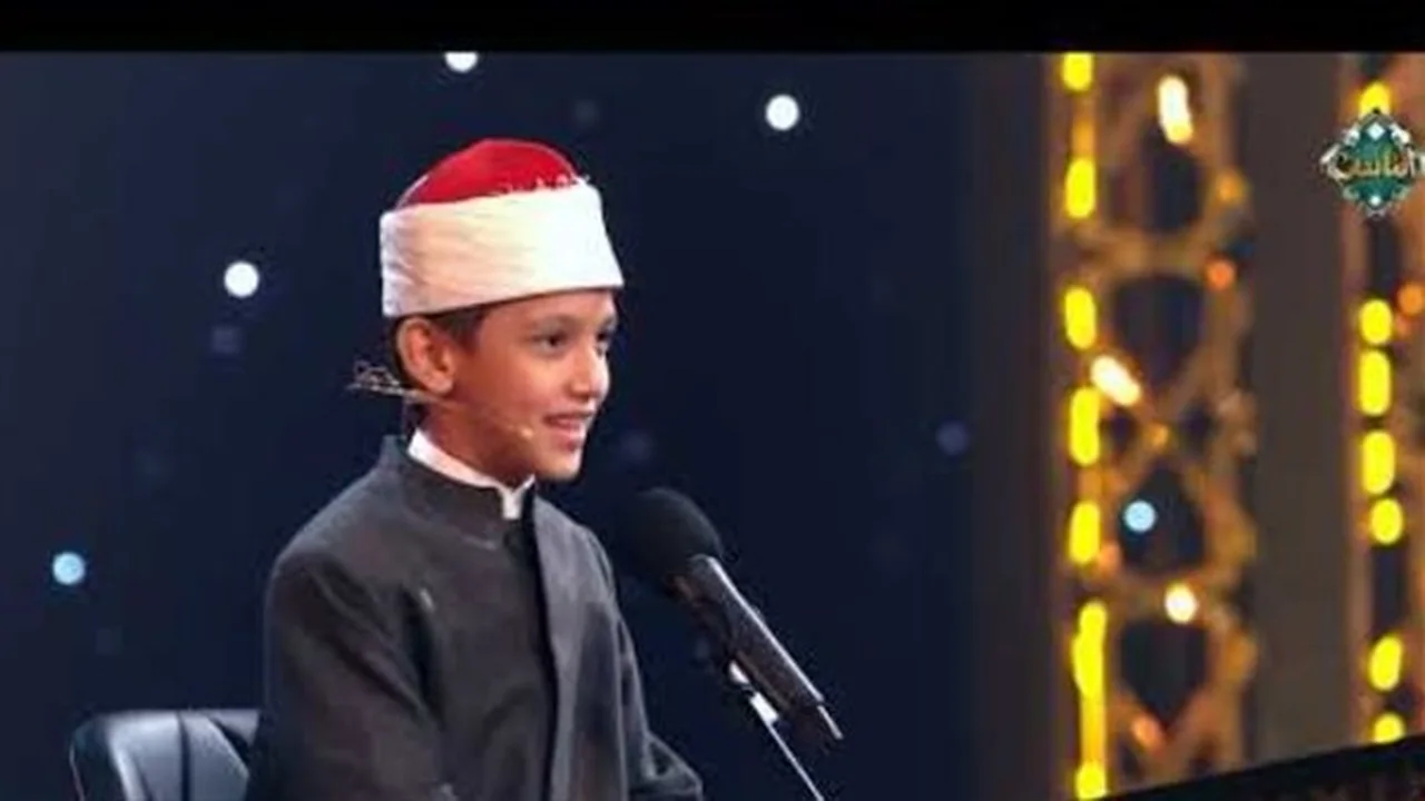 بين القاهرة والعالمية.. رحلة القارئ عمر عوض من عمق الأزهر إلى منصات التتويج
